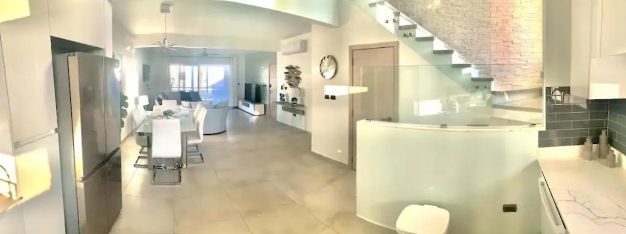 New Luxury Penthouse With Jacuzzi, Bbq And 4 Free Private Beach Passes! 2025 Traveller Award Property! La Laguna Διαμέρισμα