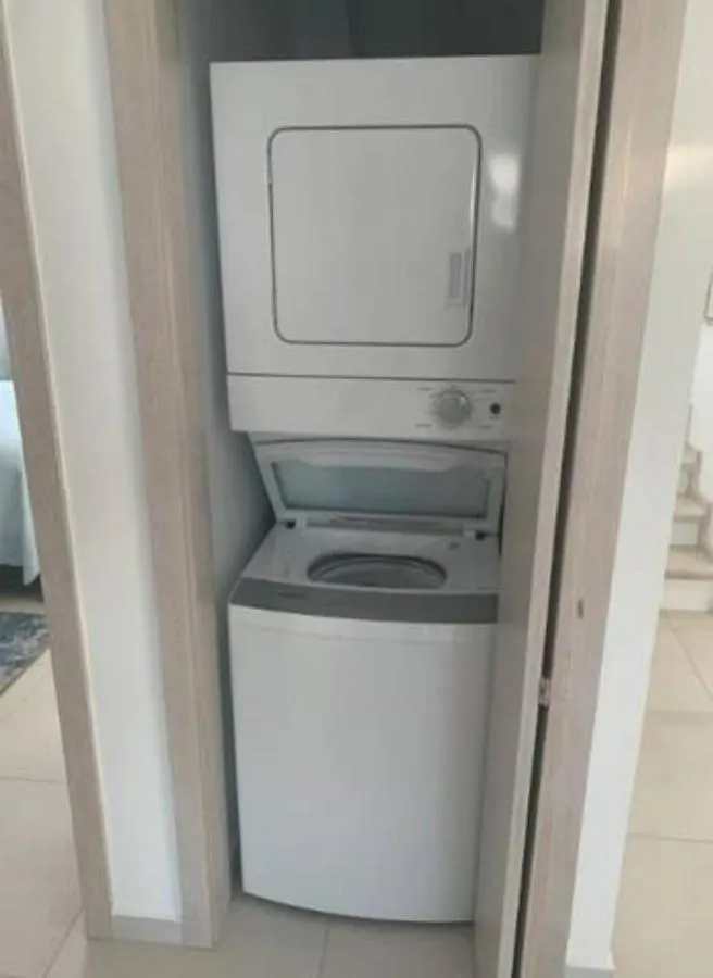 New Luxury Penthouse With Jacuzzi, Bbq And 4 Free Private Beach Passes! 2025 Traveller Award Property! La Laguna Διαμέρισμα